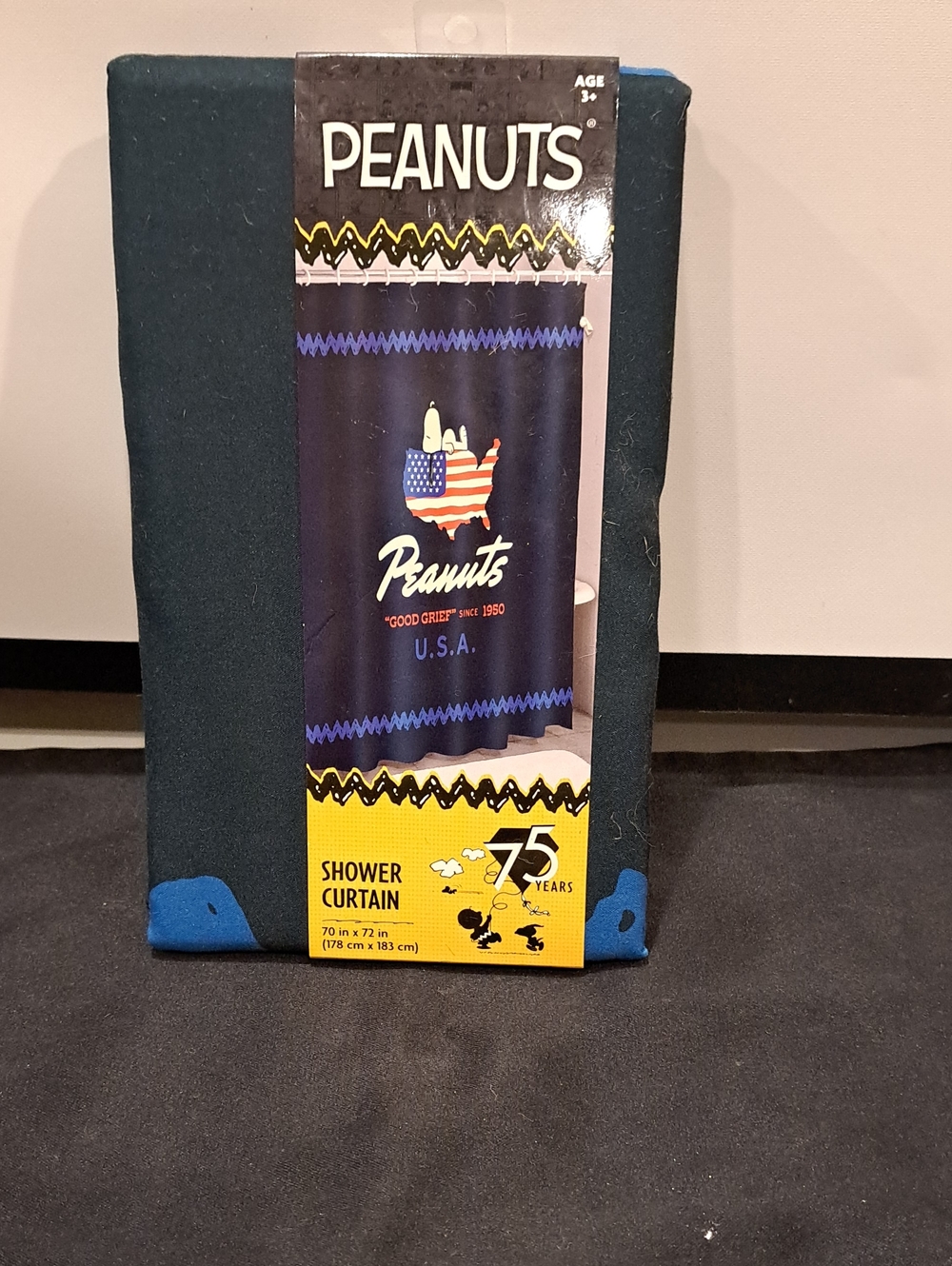 NIB PEANUTS Shower Curtain 70" X 72"  A11 846